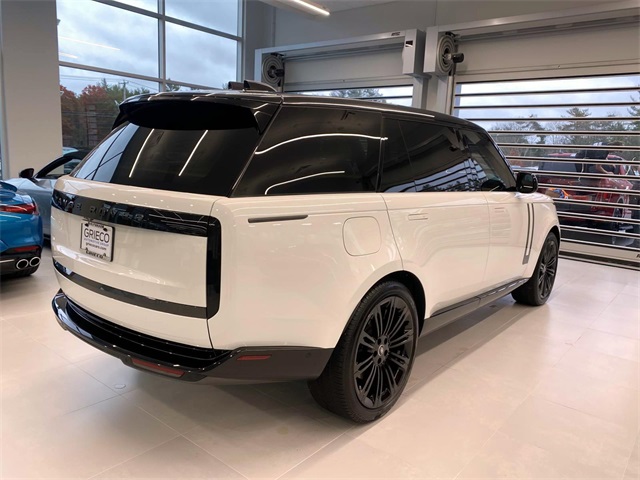 2025 Land Rover Range Rover SE LWB AWD
