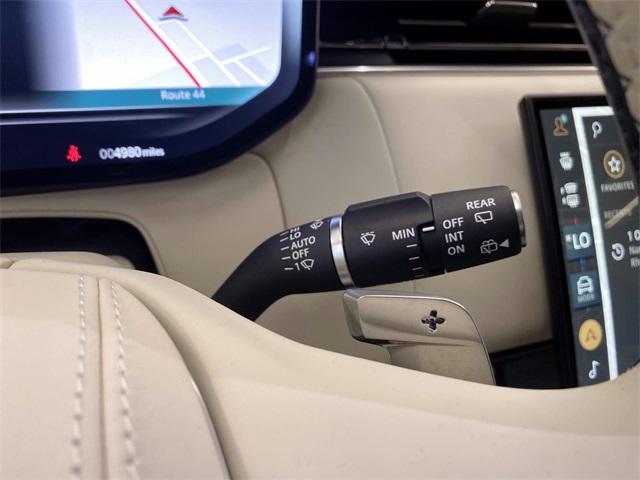 2025 Land Rover Range Rover SE LWB AWD