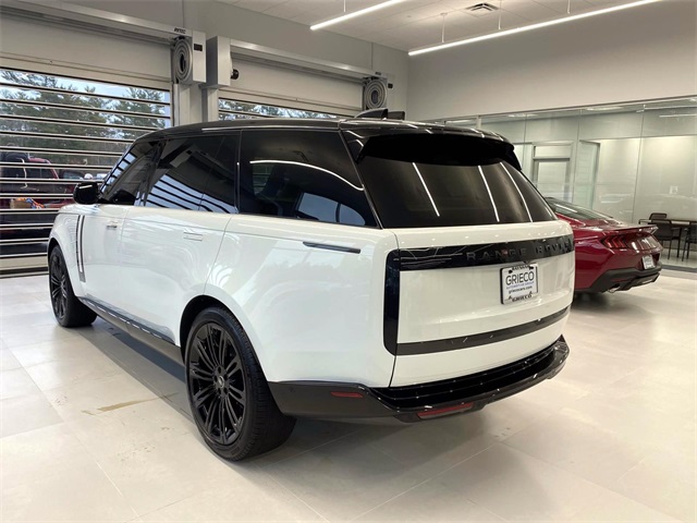 2025 Land Rover Range Rover SE LWB AWD