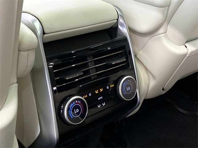 2025 Land Rover Range Rover SE LWB AWD