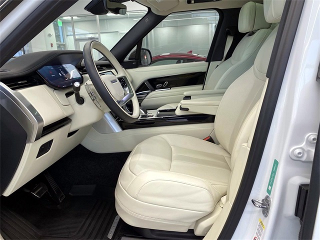 2025 Land Rover Range Rover SE LWB AWD