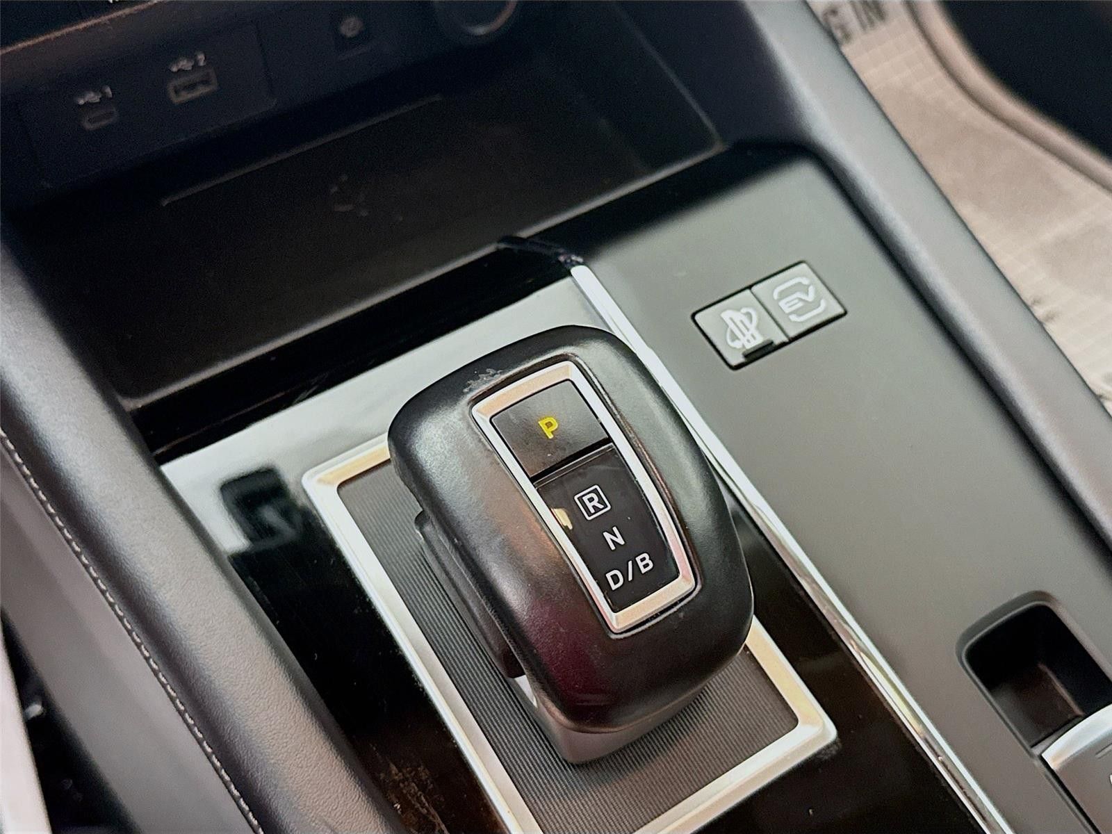 2023 Mitsubishi Outlander PHEV SE AWD