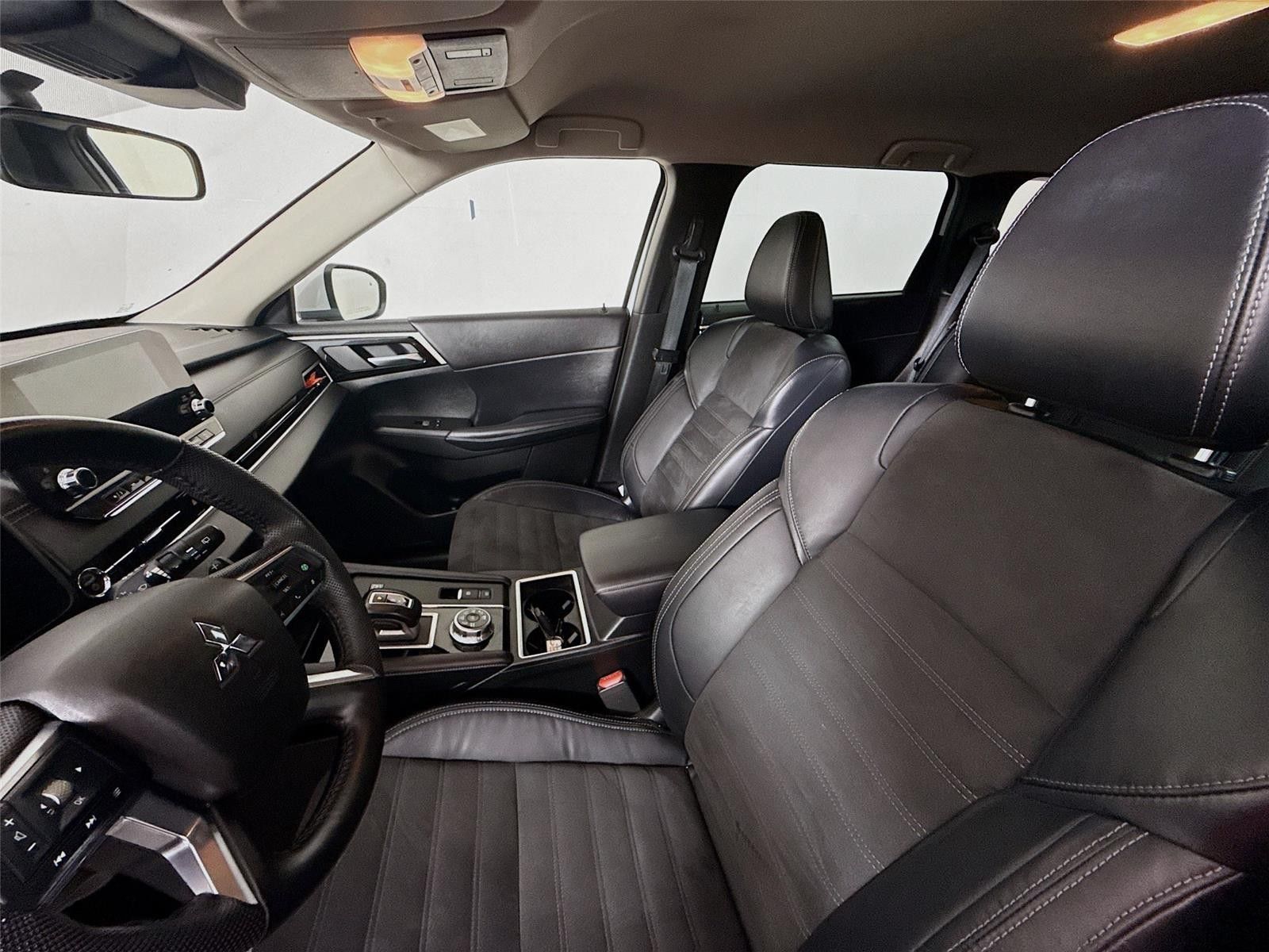 2023 Mitsubishi Outlander PHEV SE AWD