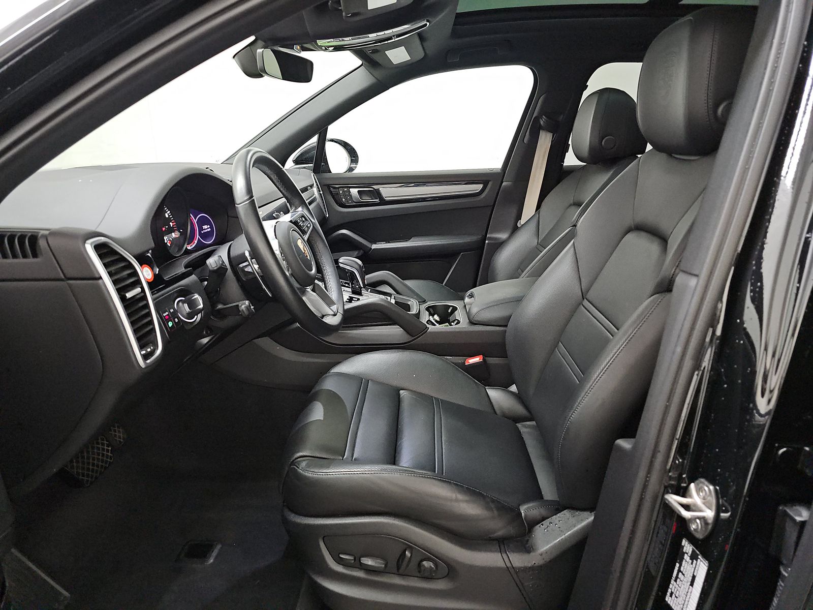 2023 Porsche Cayenne Platinum Edition AWD