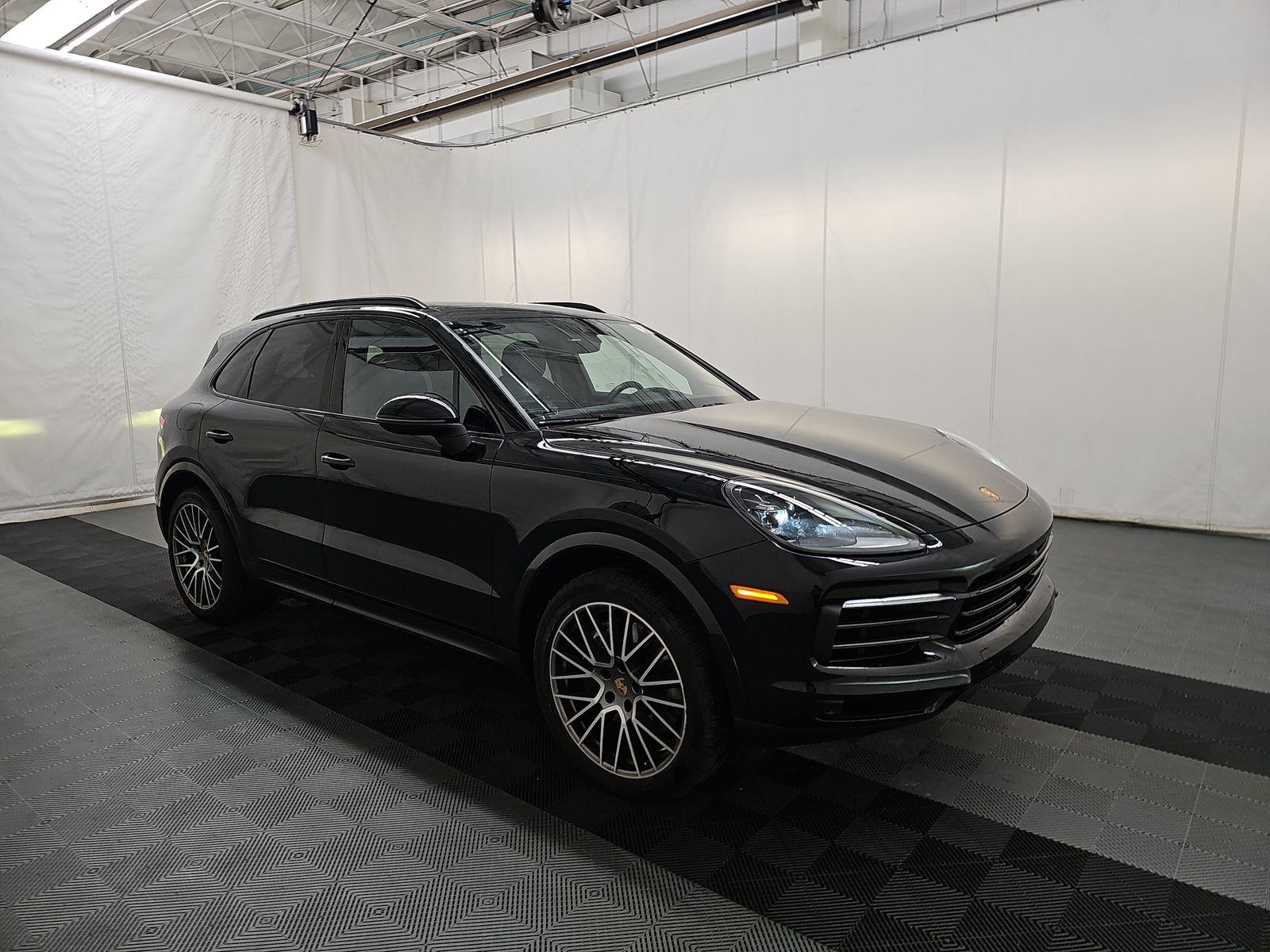 2023 Porsche Cayenne Platinum Edition AWD