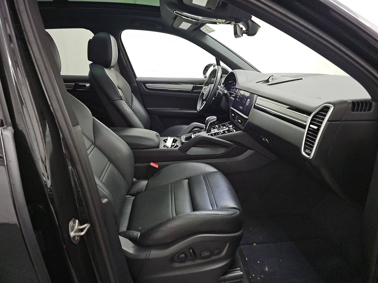 2023 Porsche Cayenne Platinum Edition AWD