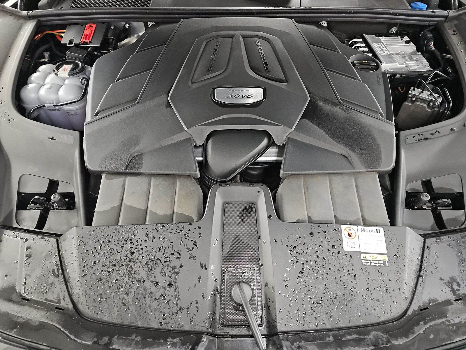 2023 Porsche Cayenne Platinum Edition AWD