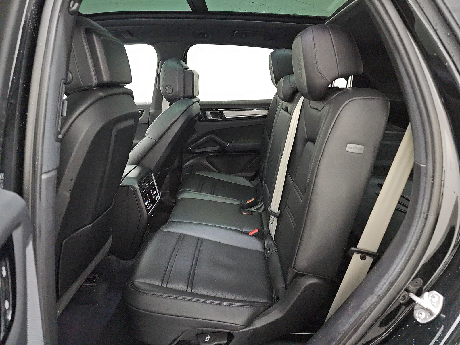 2023 Porsche Cayenne Platinum Edition AWD