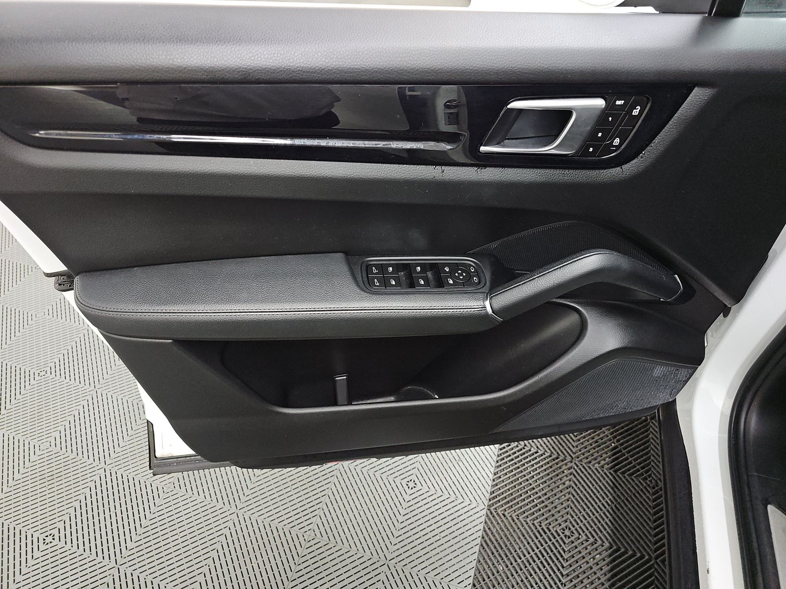 2023 Porsche Cayenne Base AWD