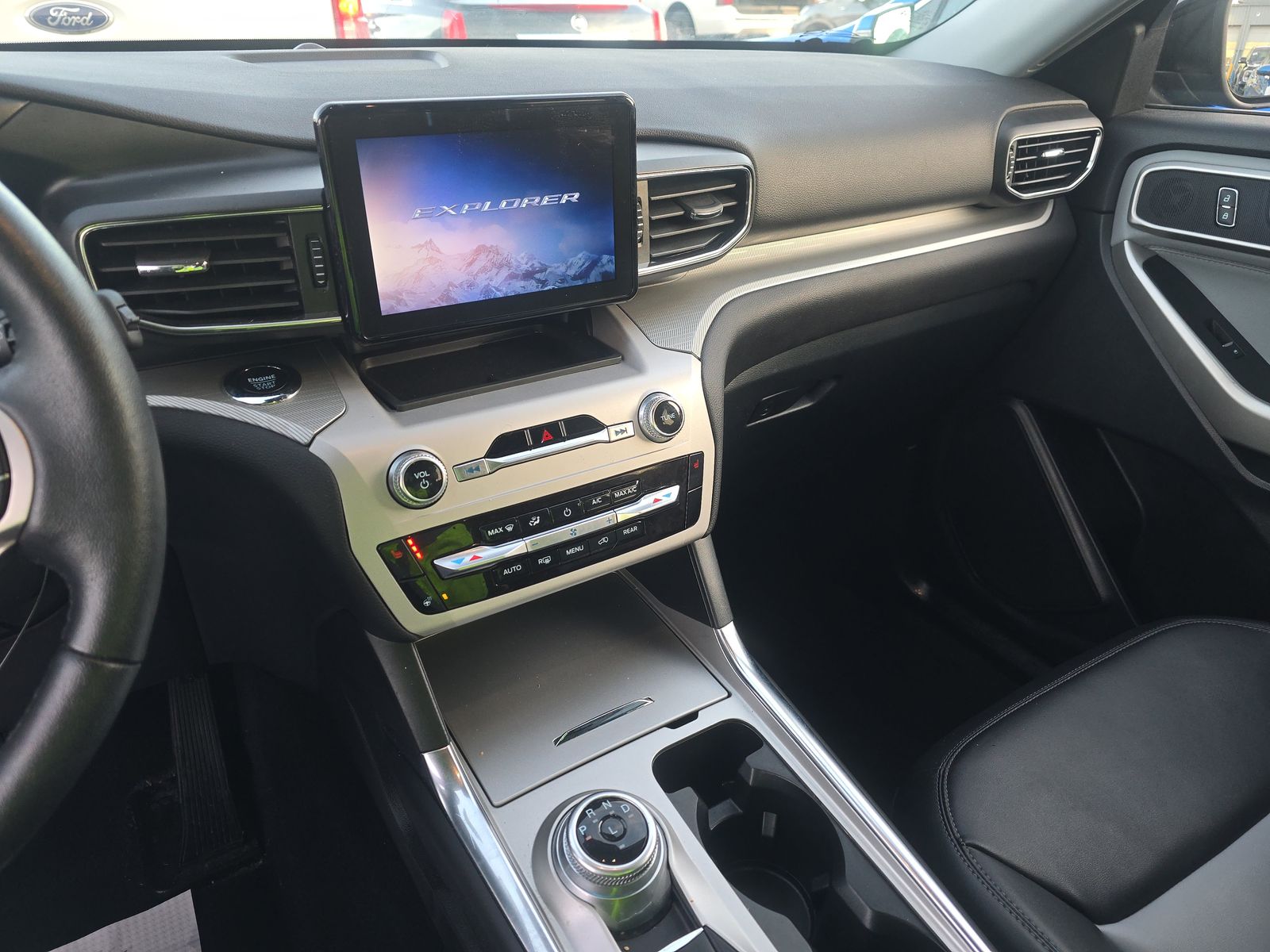 2023 Ford Explorer XLT AWD