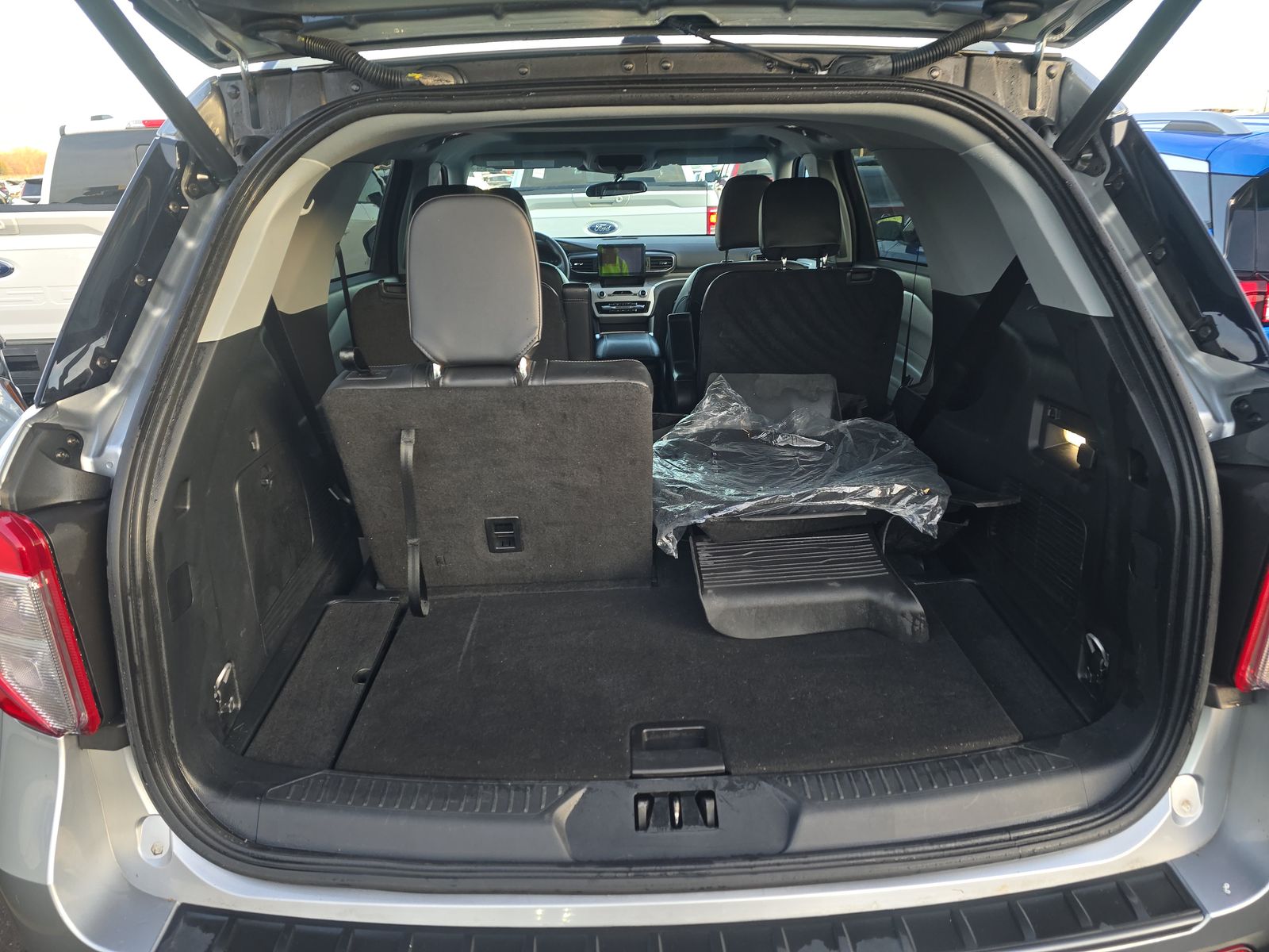 2023 Ford Explorer XLT AWD