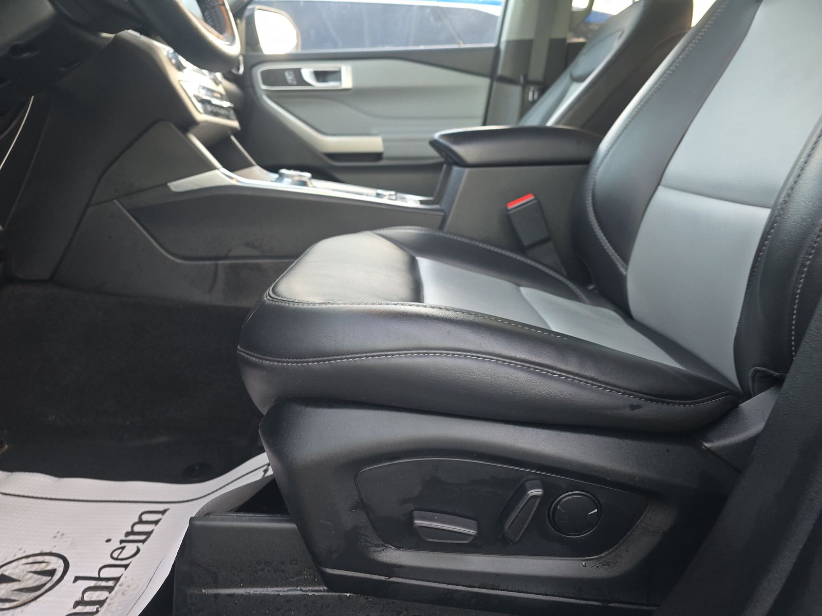 2023 Ford Explorer XLT AWD