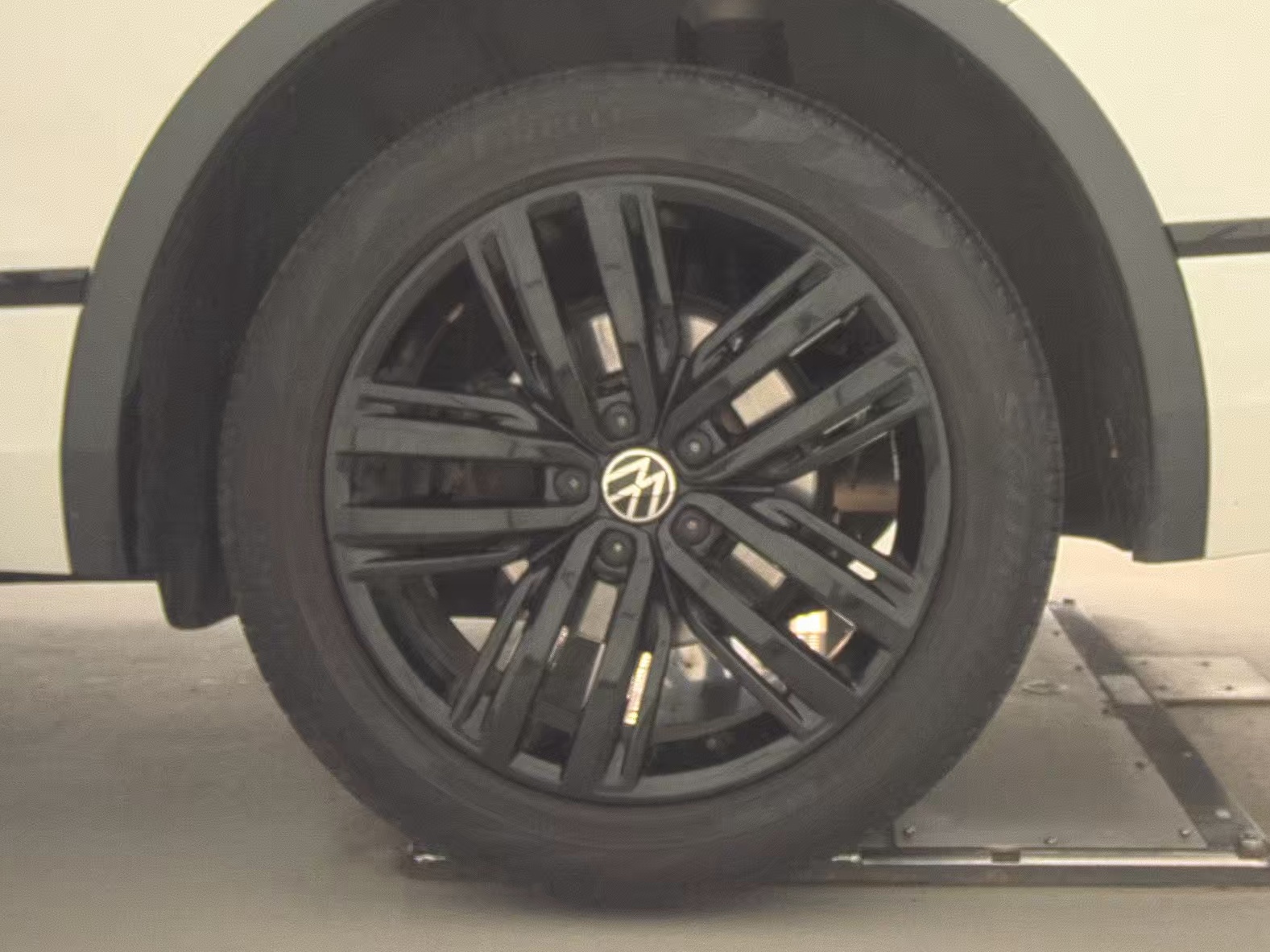 2022 Volkswagen Tiguan 2.0T SE R-Line Black AWD