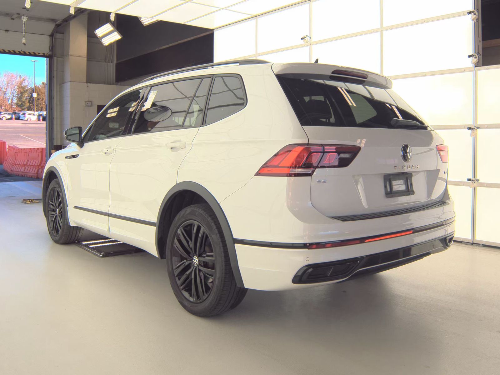 2022 Volkswagen Tiguan 2.0T SE R-Line Black AWD