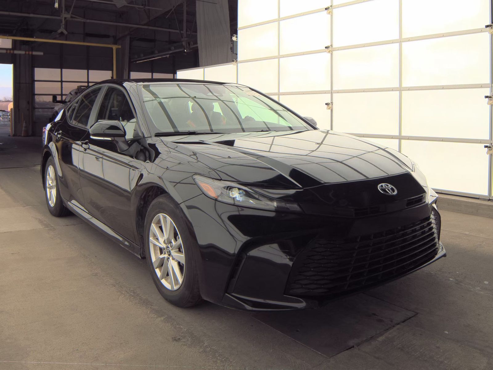 2025 Toyota Camry LE FWD