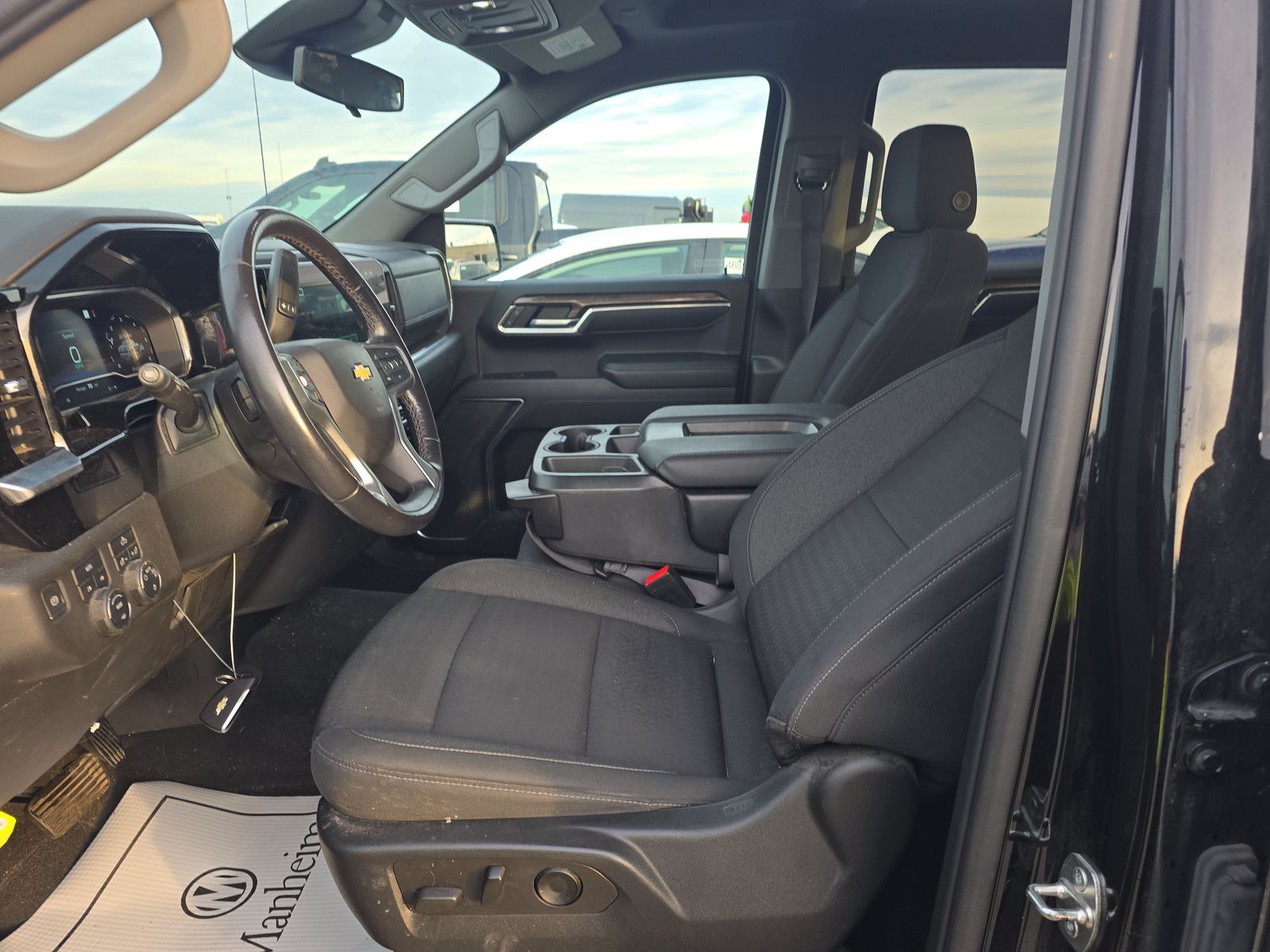 2022 Chevrolet Silverado 1500 LT AWD