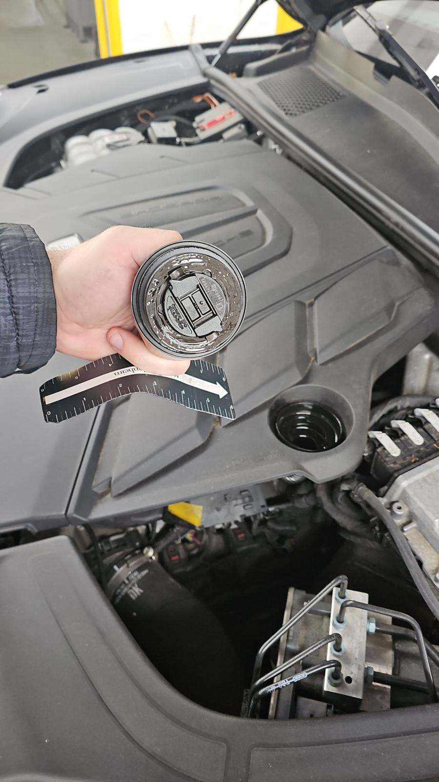 2023 Porsche Cayenne Platinum Edition AWD