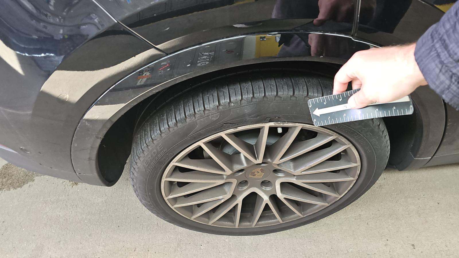 2023 Porsche Cayenne Platinum Edition AWD