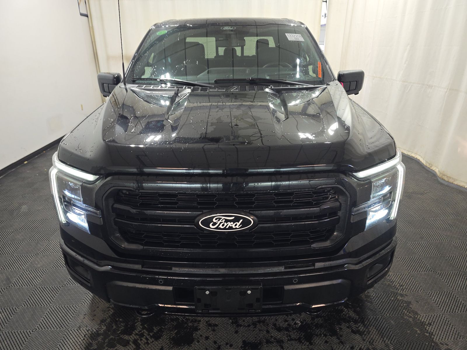 2025 Ford F-150 Hybrid Lariat AWD
