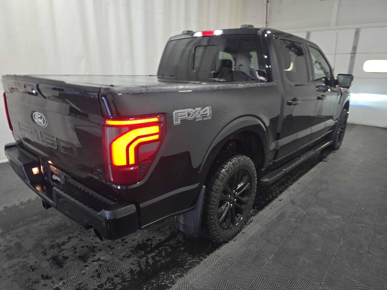 2025 Ford F-150 Hybrid Lariat AWD