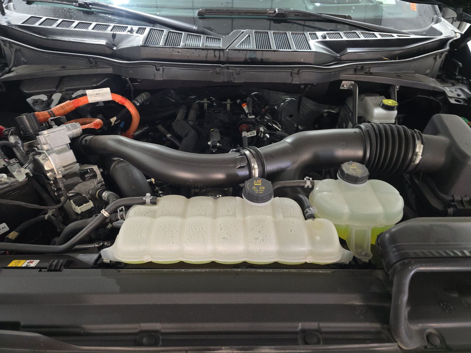 2025 Ford F-150 Hybrid Lariat AWD