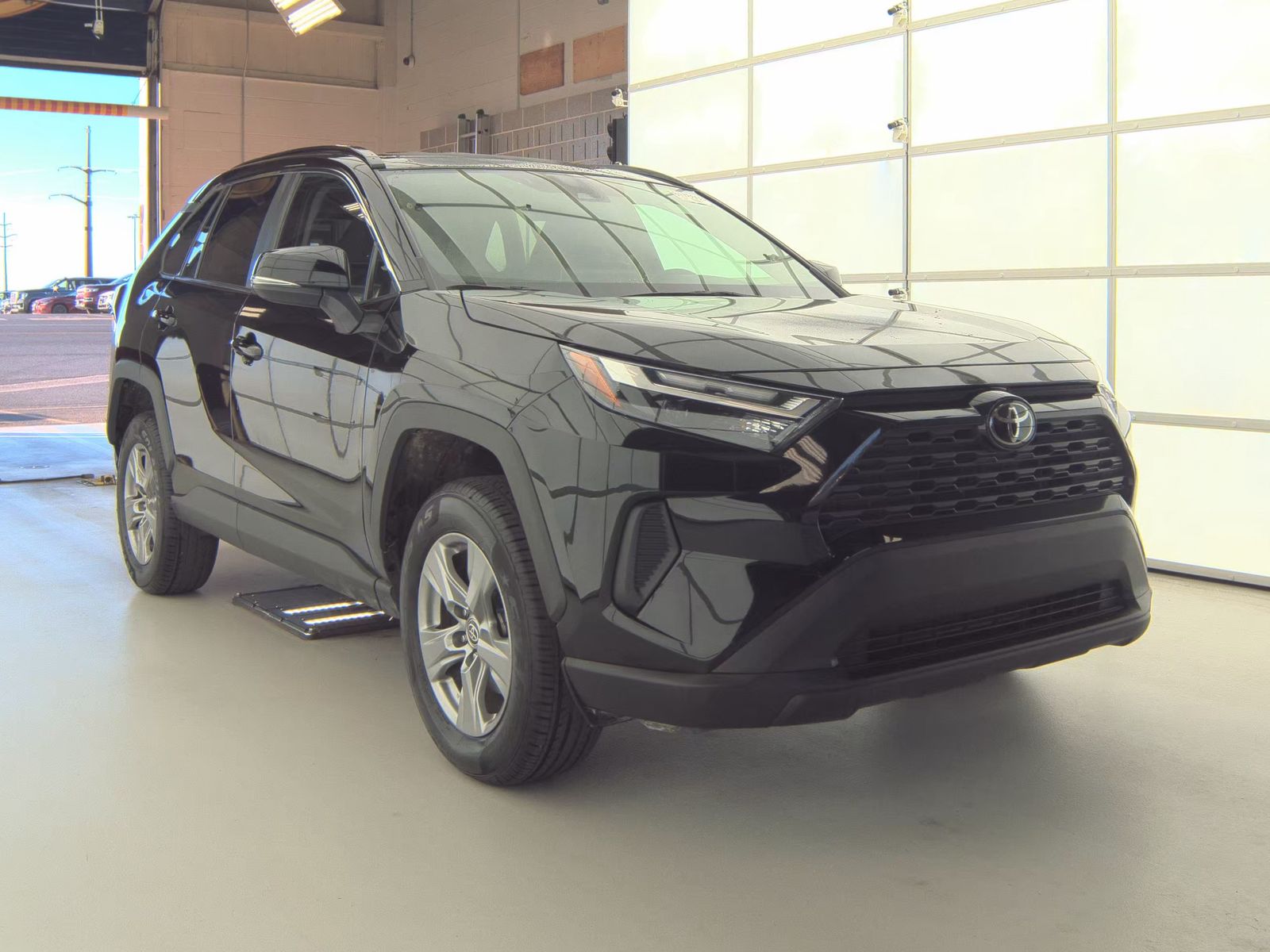 2023 Toyota RAV4 XLE FWD