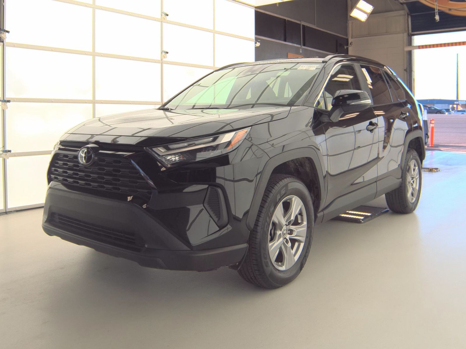 2023 Toyota RAV4 XLE FWD