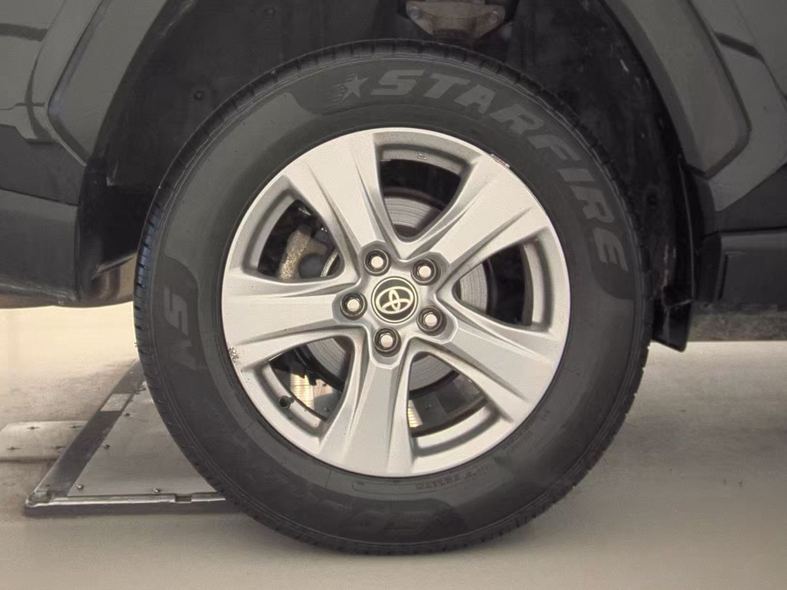 2023 Toyota RAV4 XLE FWD