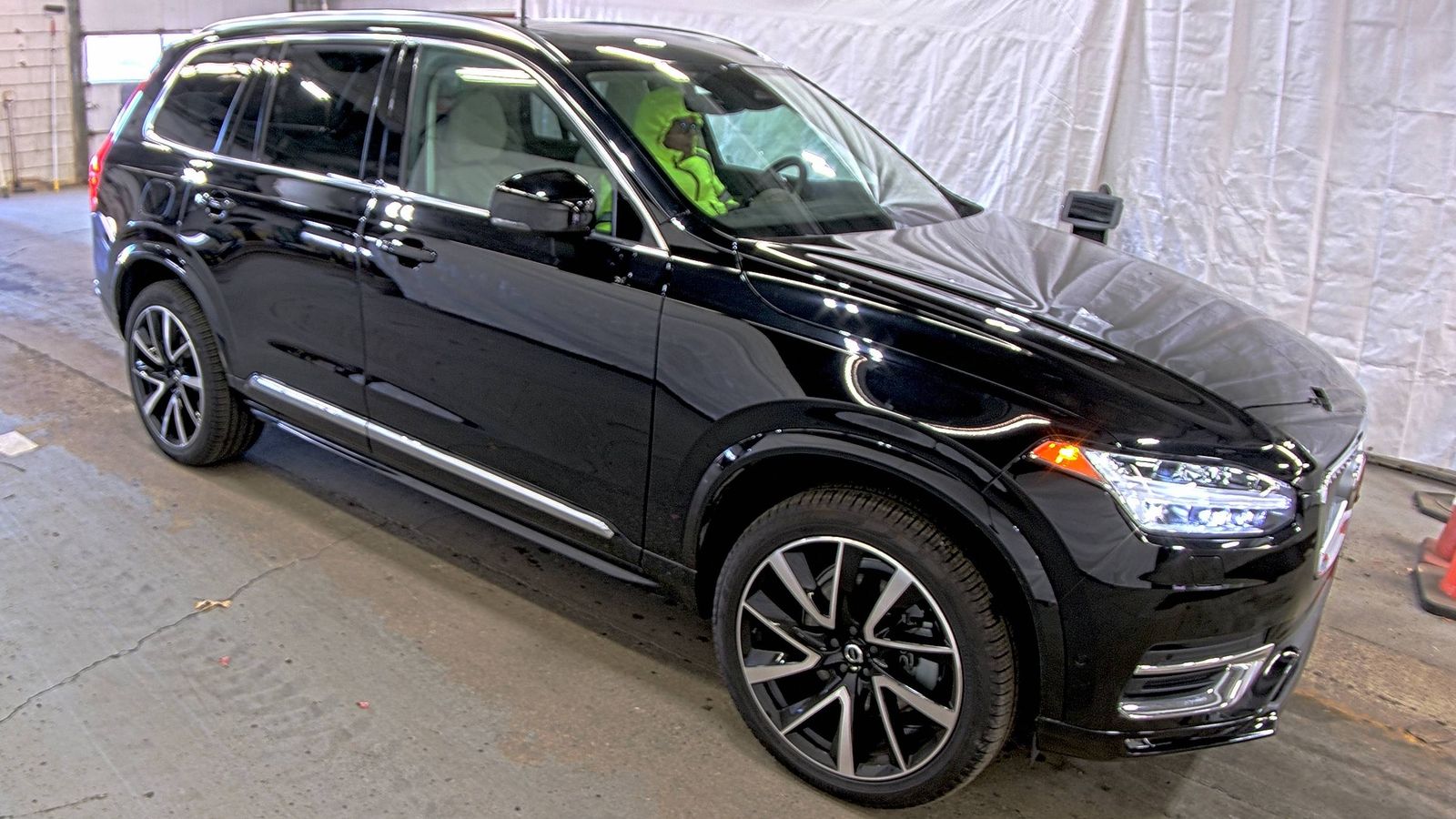 2024 Volvo XC90 B5 Plus AWD