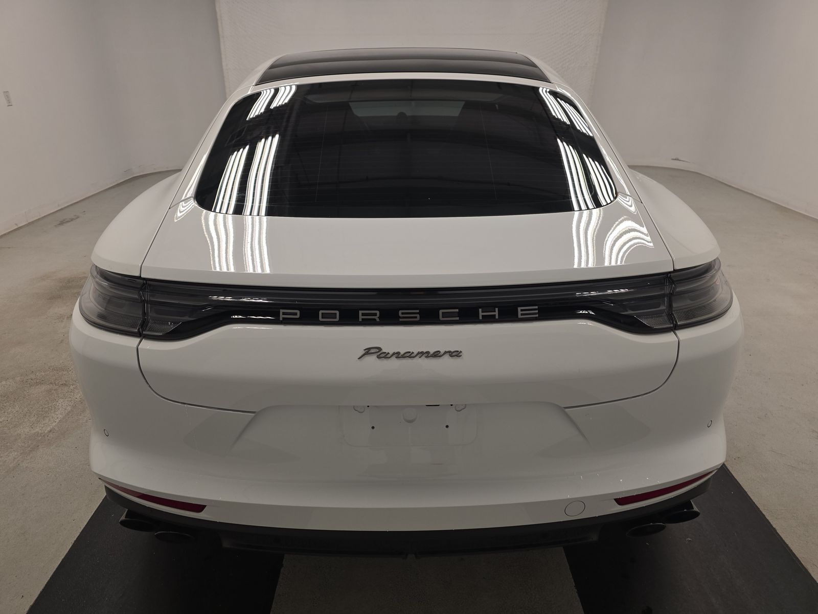 2023 Porsche Panamera Platinum Edition RWD