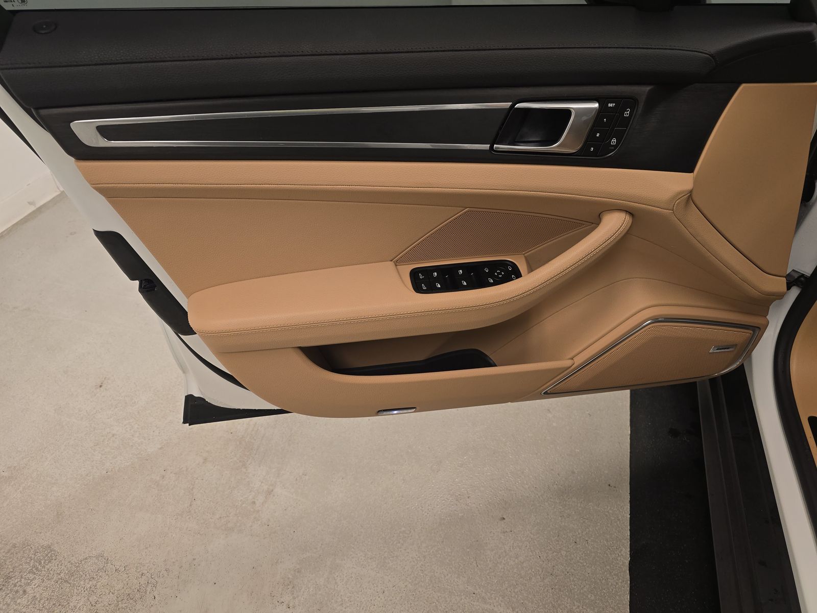 2023 Porsche Panamera Platinum Edition RWD