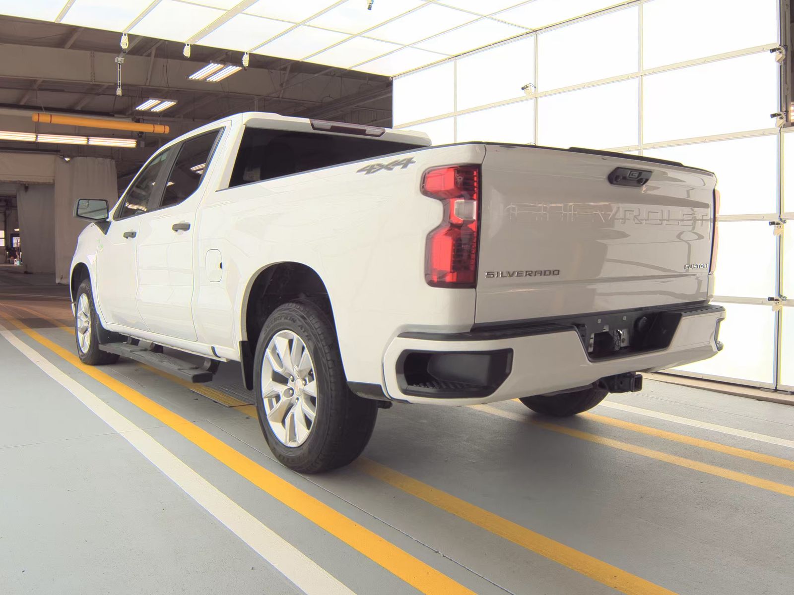 2023 Chevrolet Silverado 1500 Custom AWD