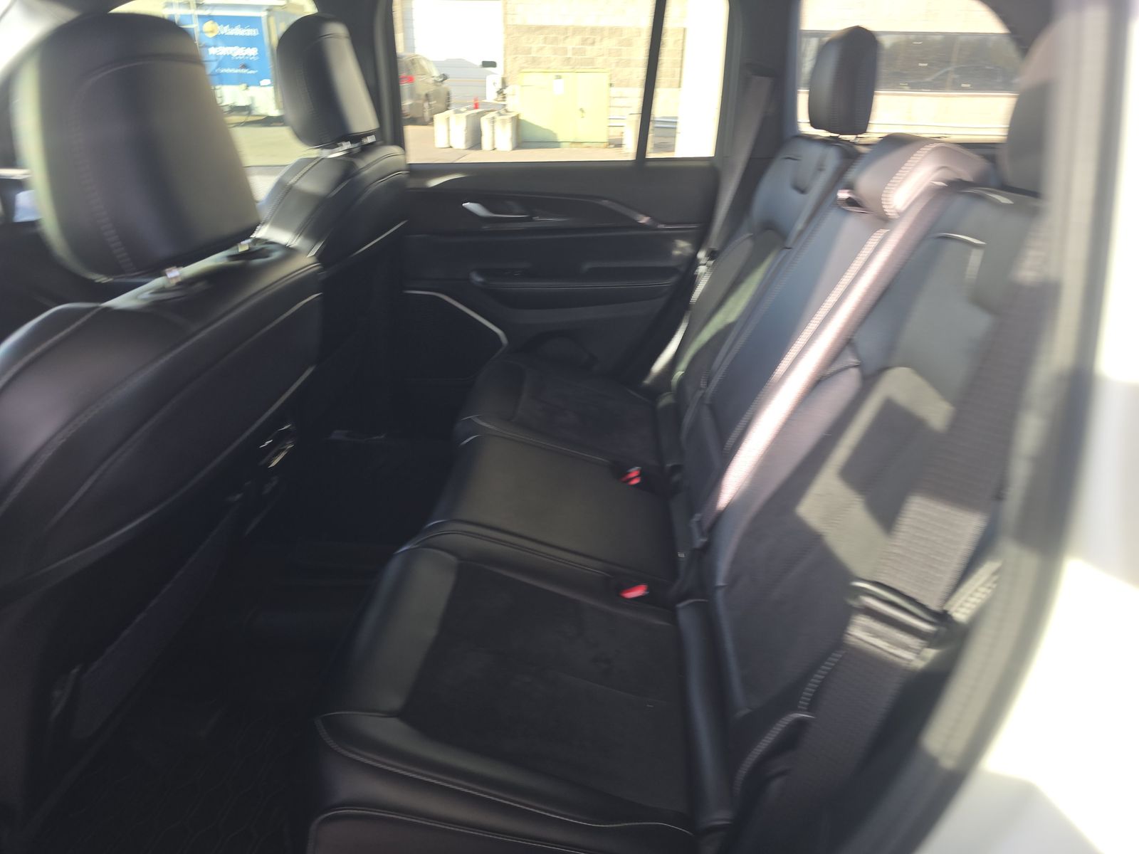 2022 Jeep Grand Cherokee Altitude AWD