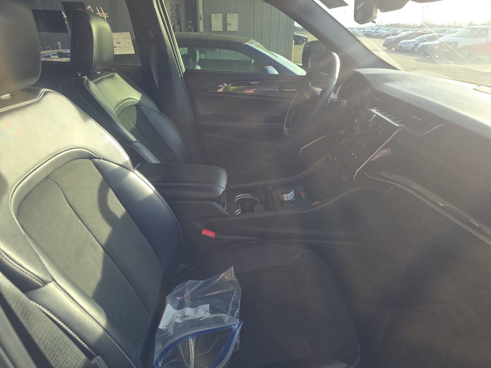 2022 Jeep Grand Cherokee Altitude AWD