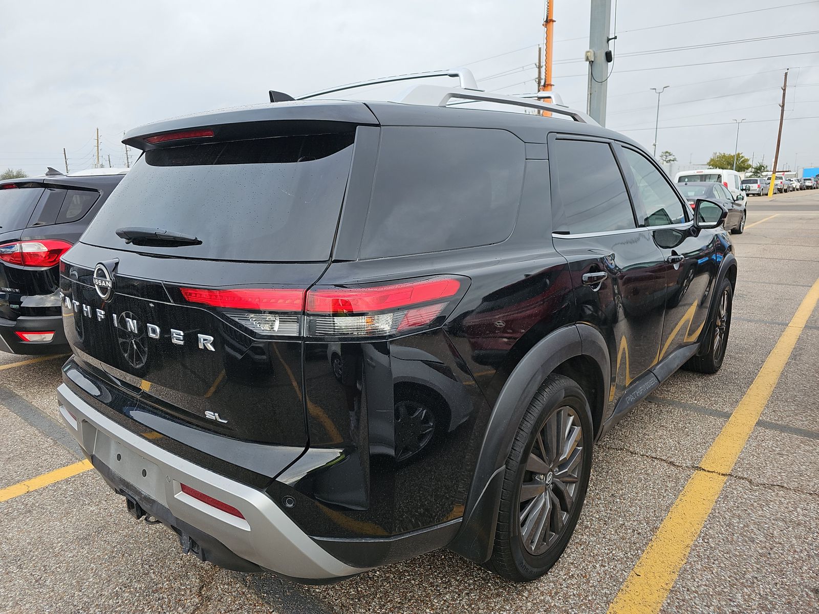 2022 Nissan Pathfinder SL FWD