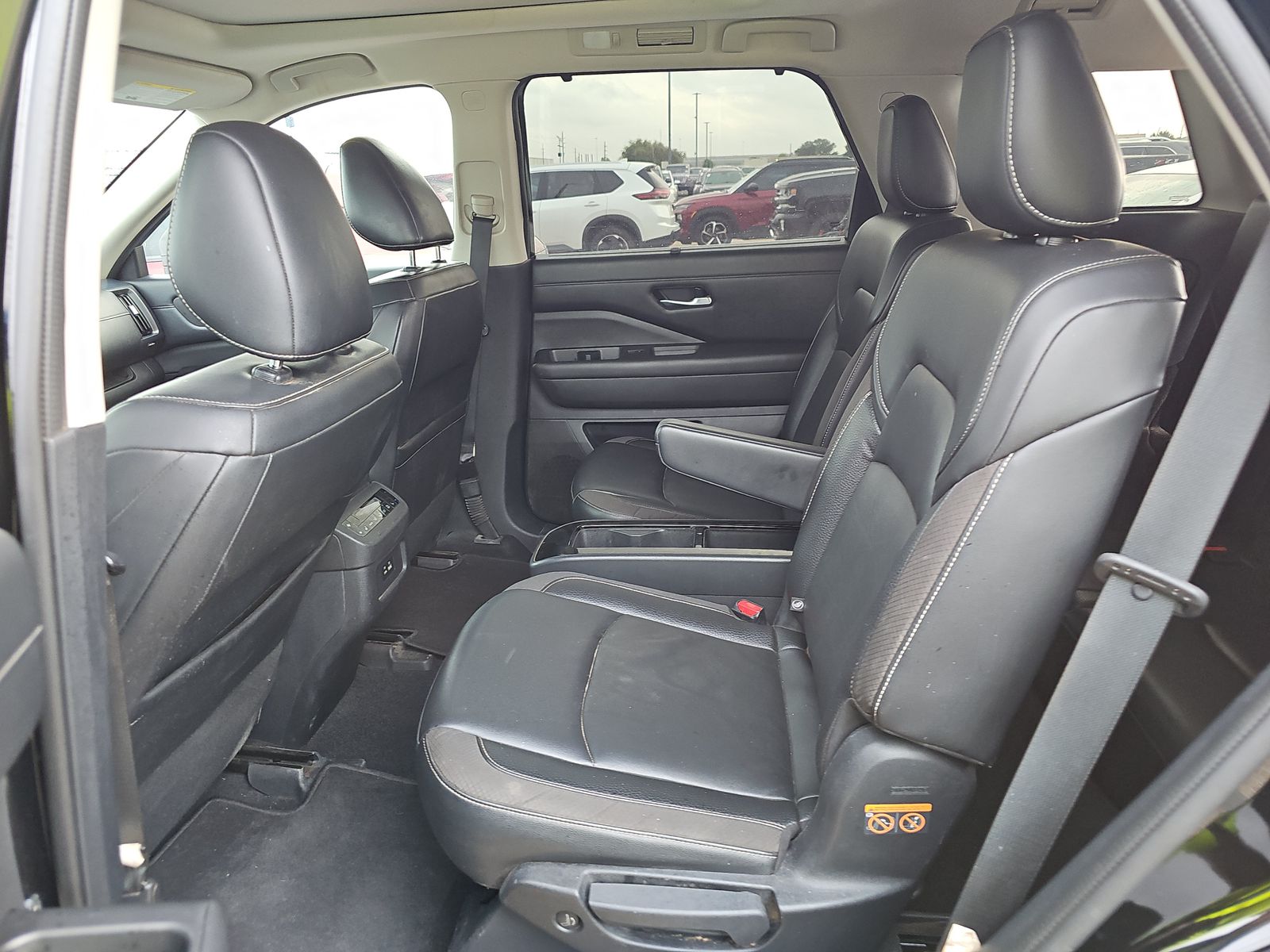 2022 Nissan Pathfinder SL FWD