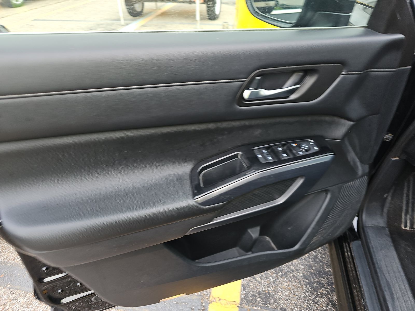 2022 Nissan Pathfinder SL FWD