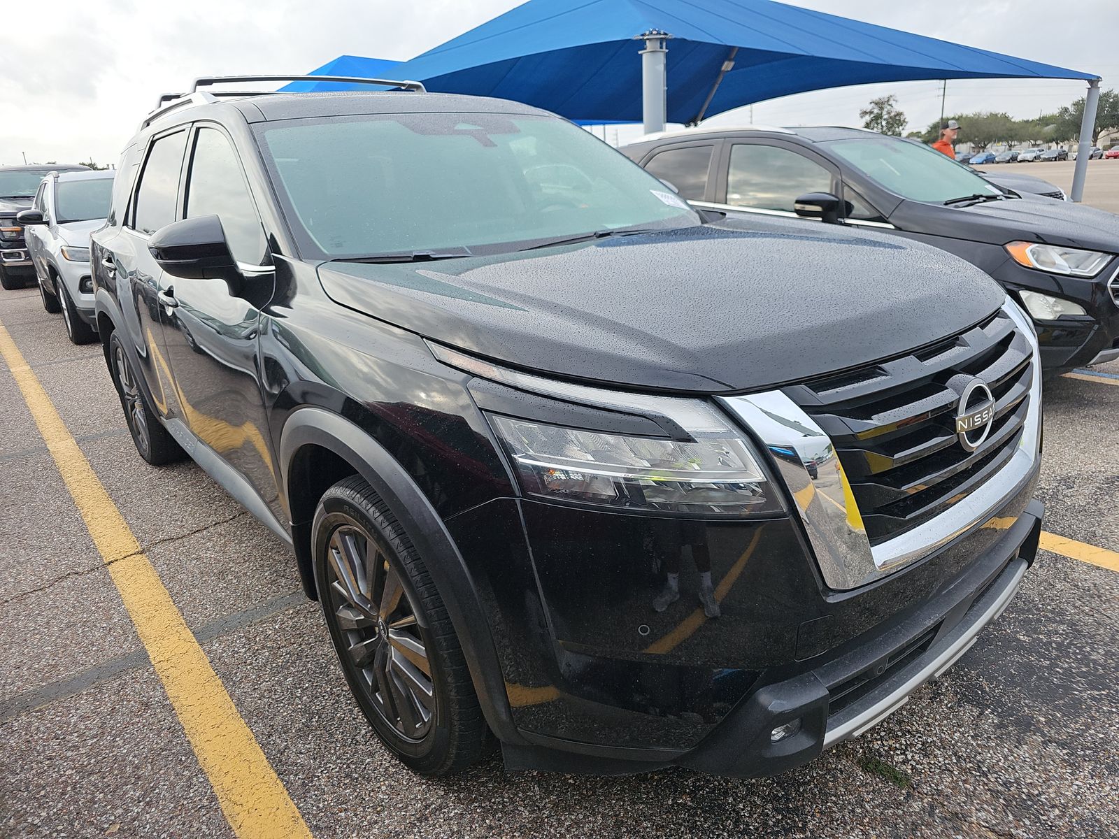 2022 Nissan Pathfinder SL FWD