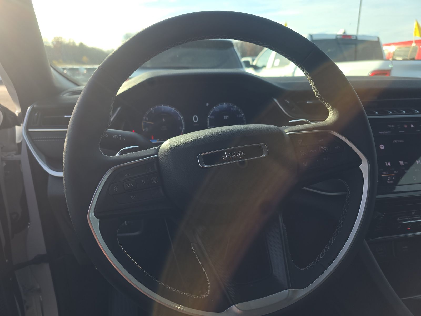 2024 Jeep Grand Cherokee Laredo AWD