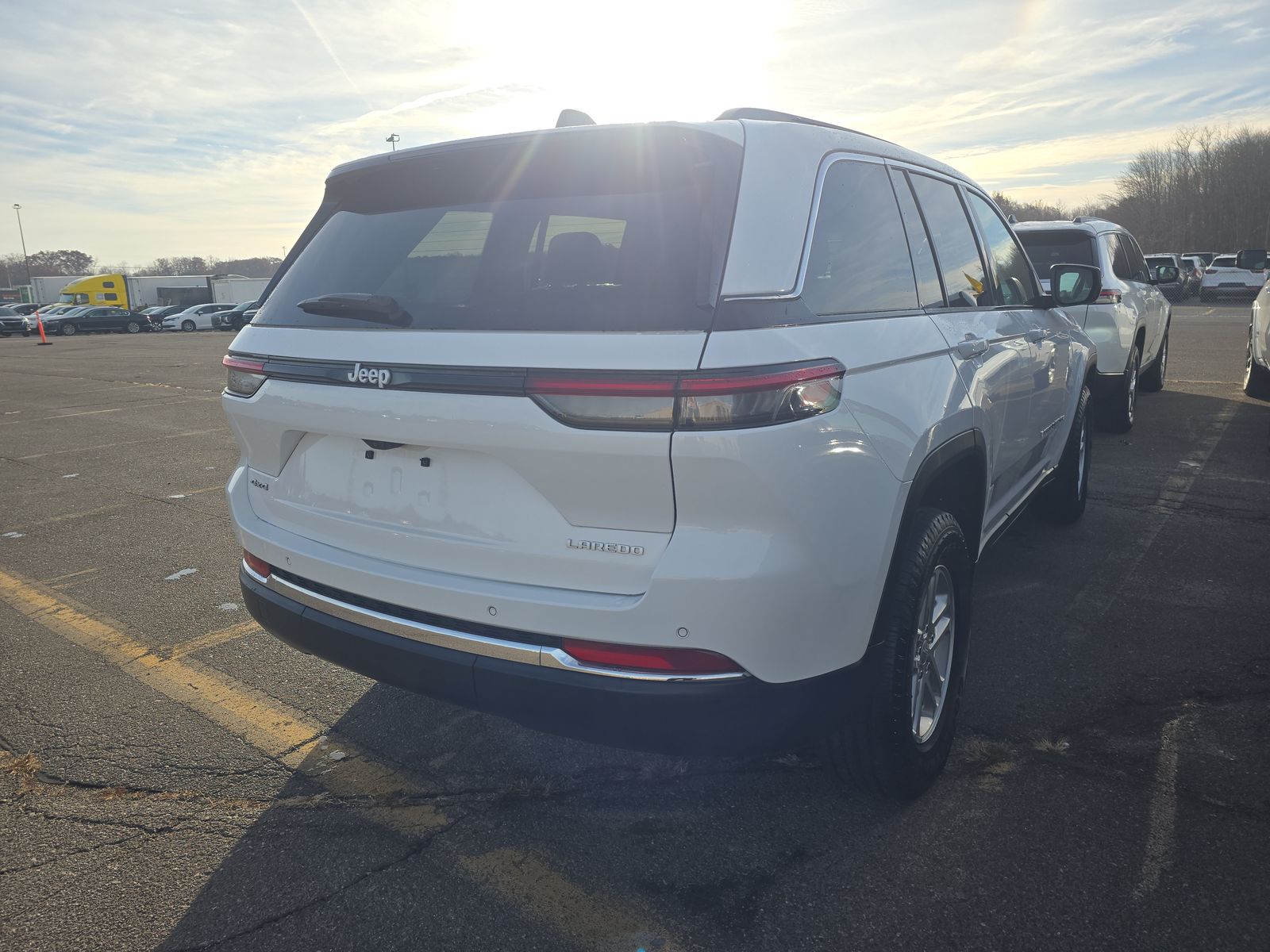 2024 Jeep Grand Cherokee Laredo AWD