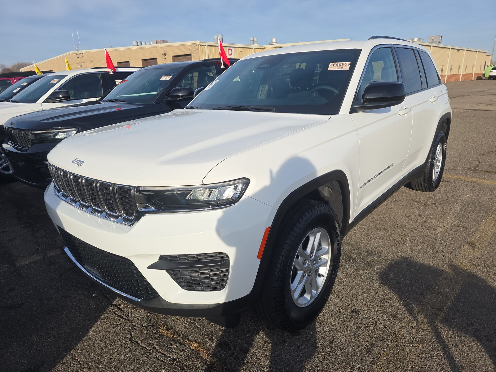 2024 Jeep Grand Cherokee Laredo AWD