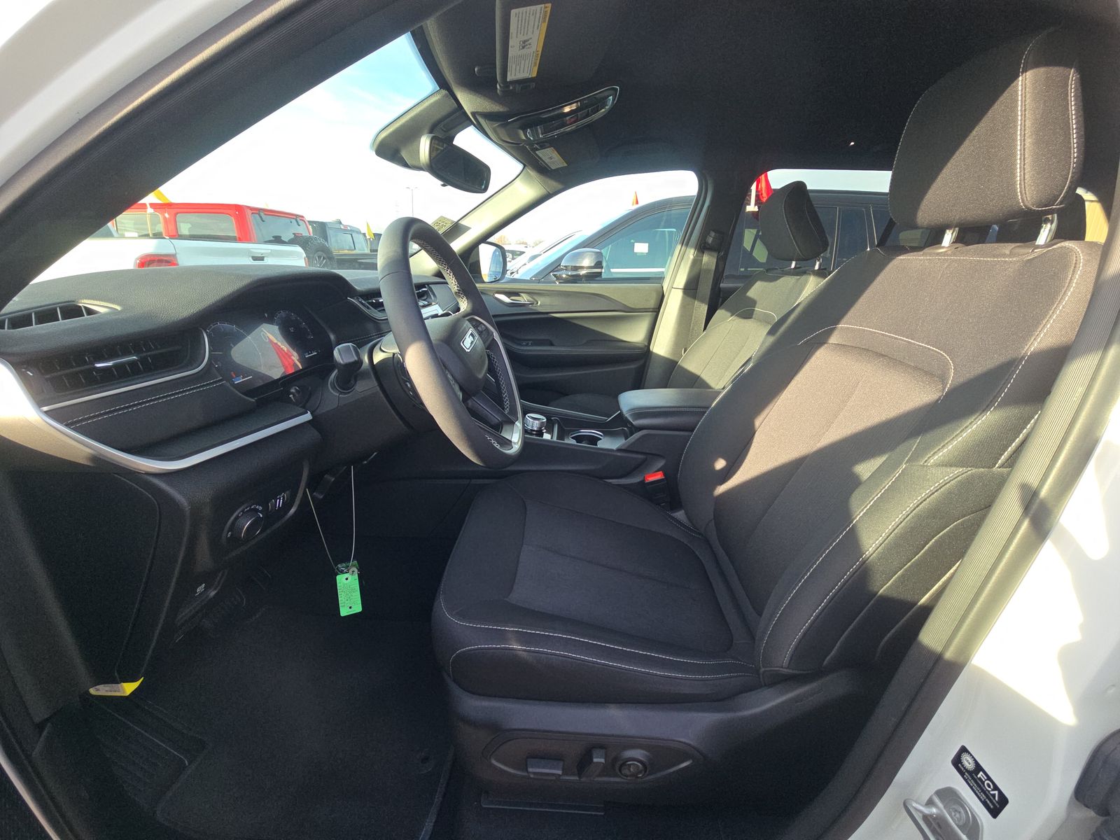 2024 Jeep Grand Cherokee Laredo AWD