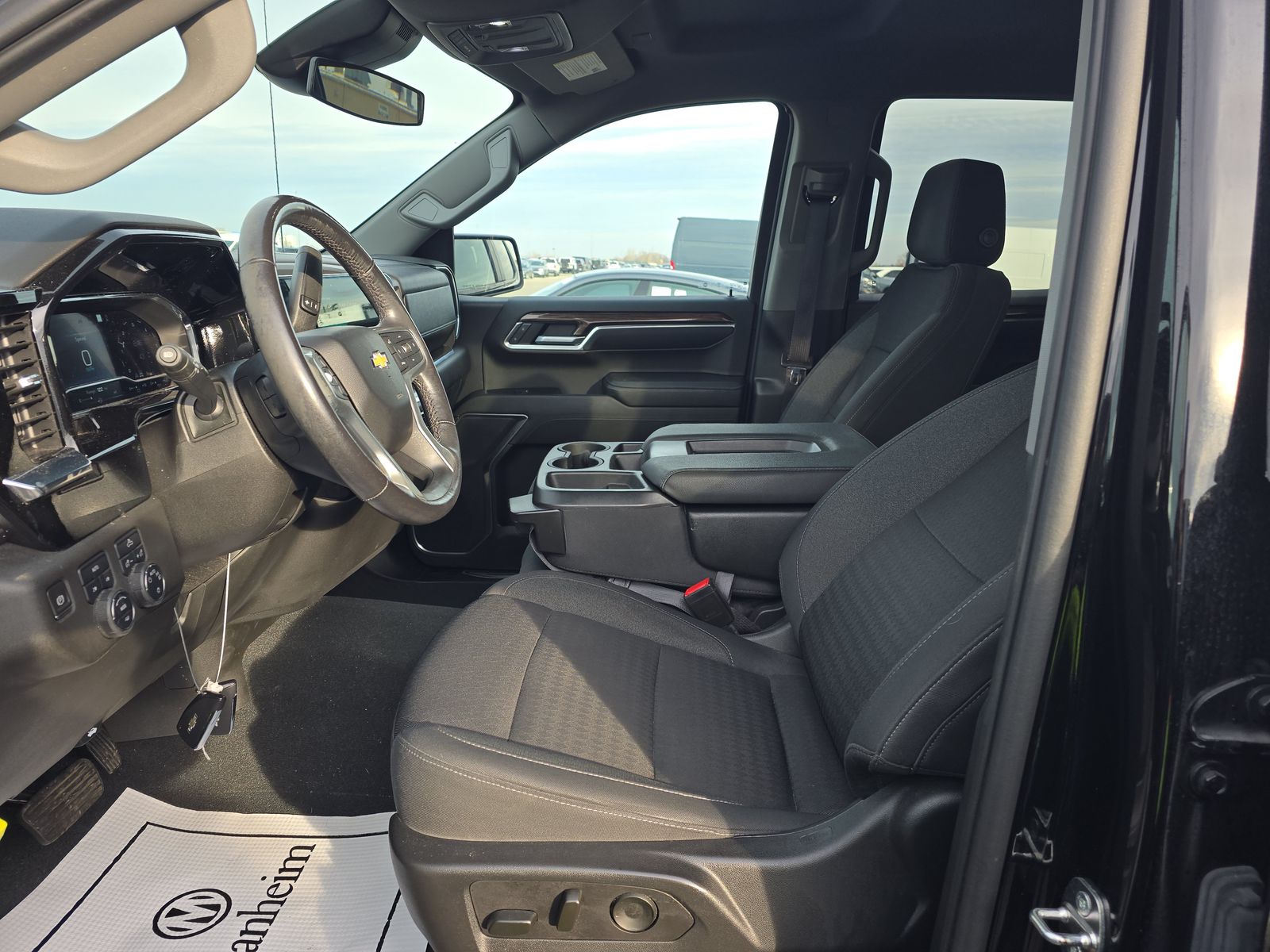 2022 Chevrolet Silverado 1500 LT AWD