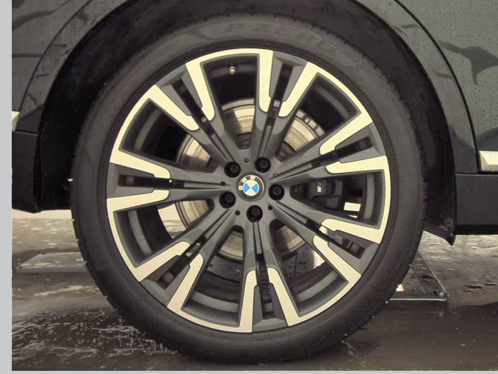 2022 BMW X7 xDrive40i AWD