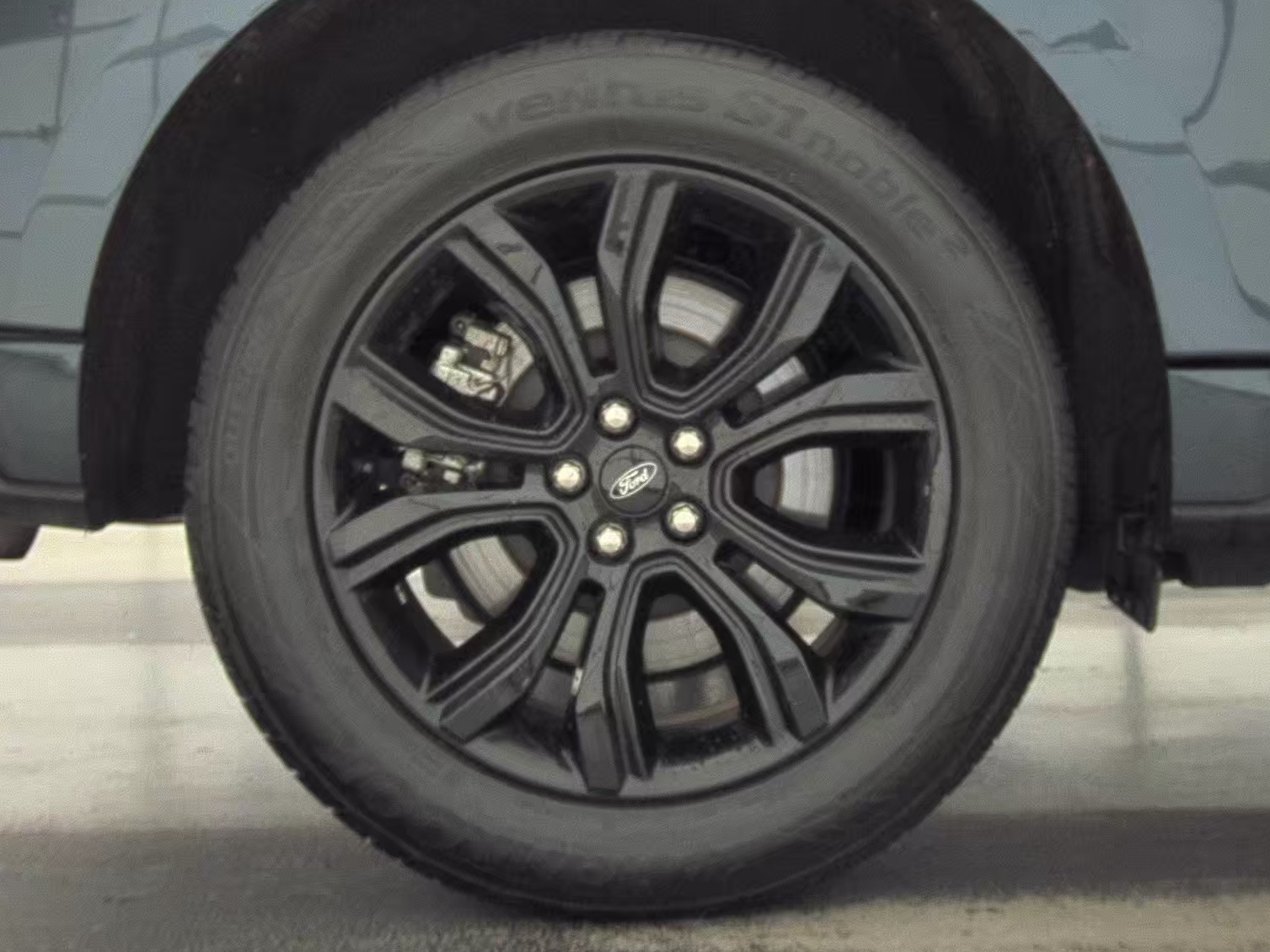 2023 Ford Edge SE AWD