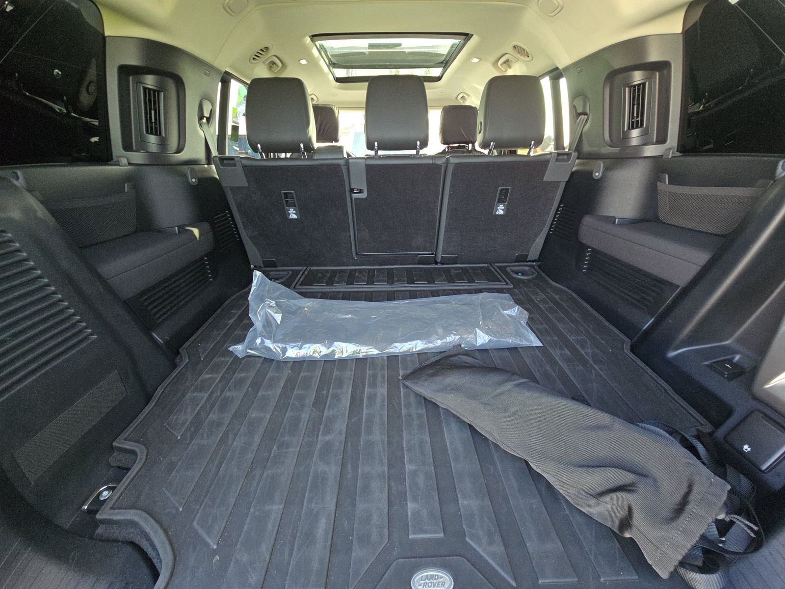 2023 Land Rover Defender 130 SE AWD