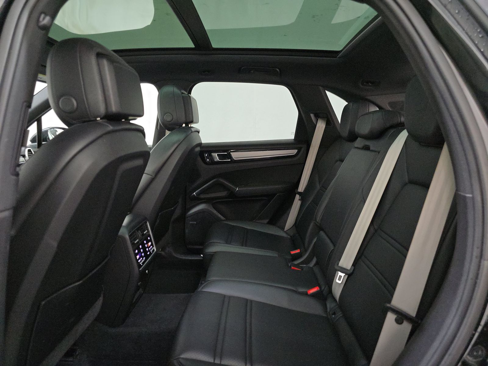 2023 Porsche Cayenne Platinum Edition AWD