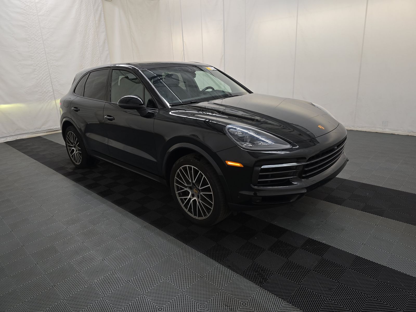 2023 Porsche Cayenne Platinum Edition AWD