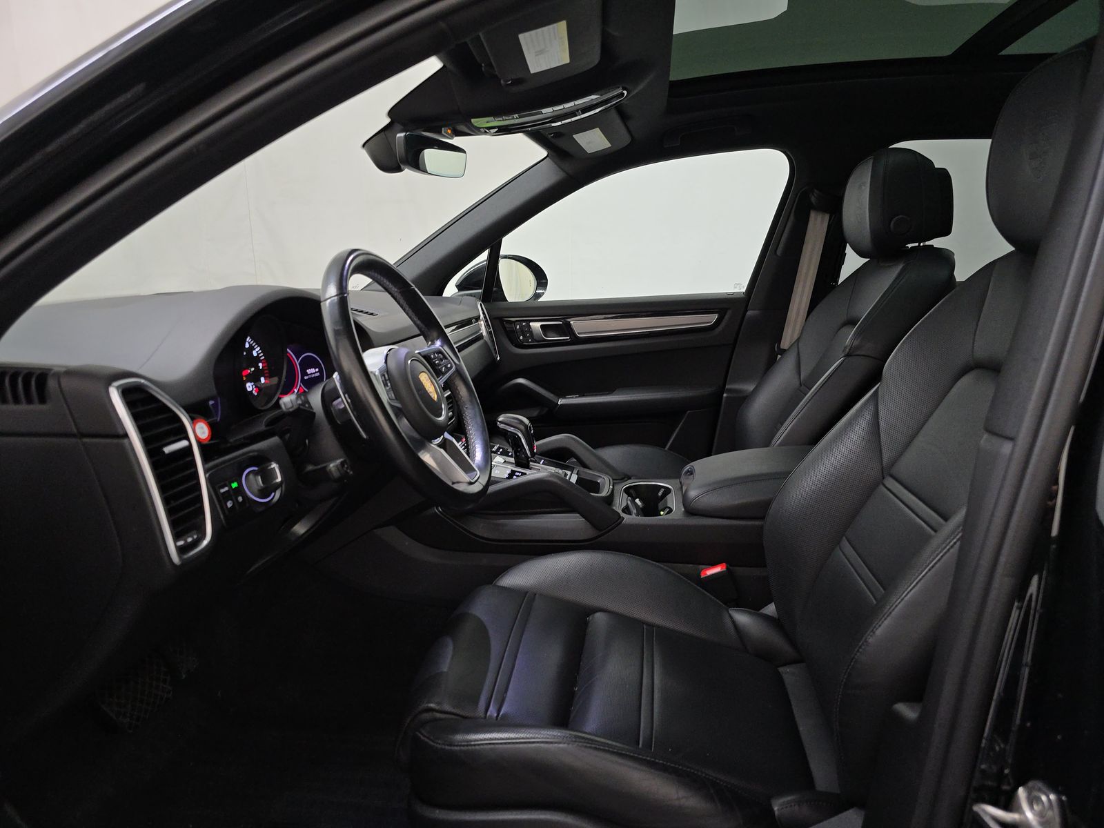 2023 Porsche Cayenne Platinum Edition AWD