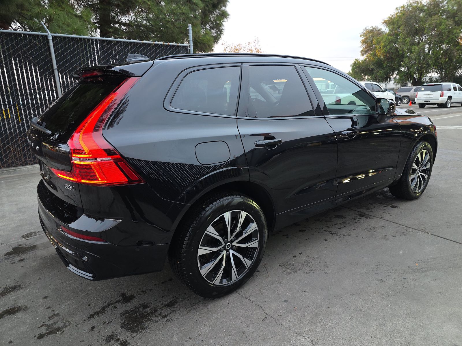 2025 Volvo XC60 B5 Plus AWD